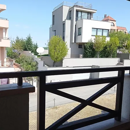 градина 切尔诺莫雷茨