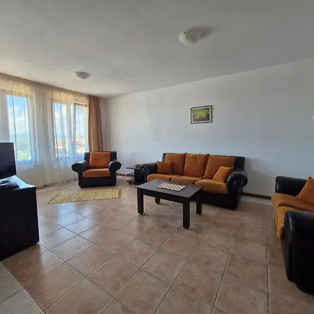 Apartmán градина Černomorec
