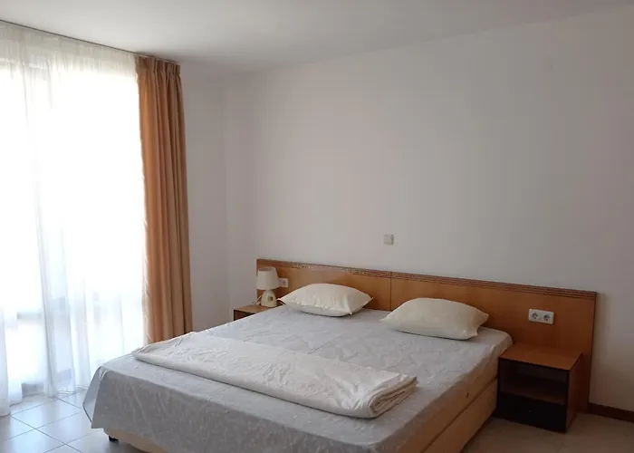 Апартамент градина