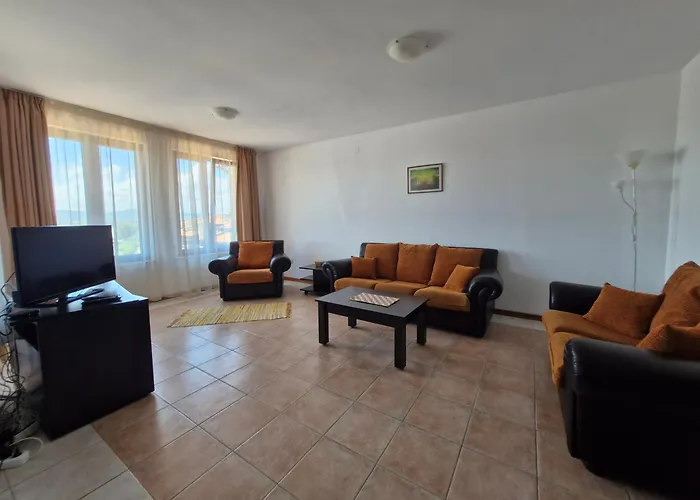 Апартамент градина Черноморец