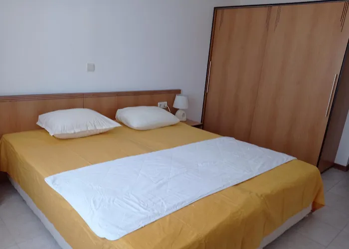 Апартамент градина