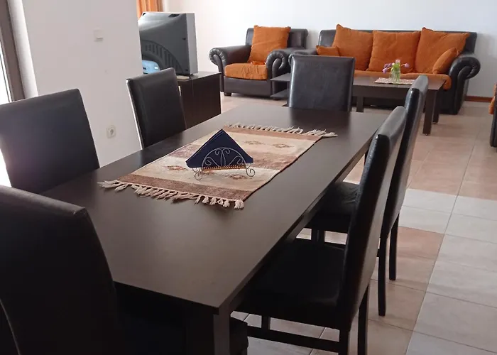 Апартамент градина